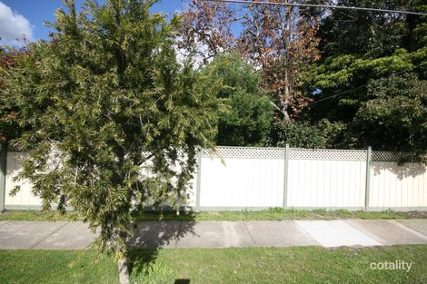 18 Faraday Rd, Croydon South, VIC 3136