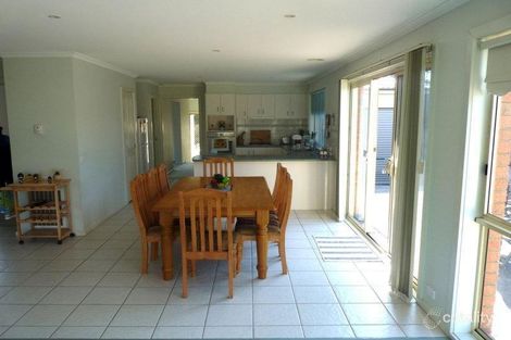 Property photo of 11 The Creek Approach Craigieburn VIC 3064
