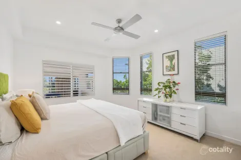Property photo of 2/25 Park Crescent Sunshine Beach QLD 4567