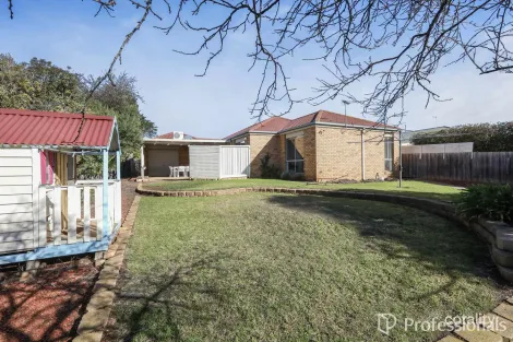 Property photo of 30 Pinnacle Crescent Brookfield VIC 3338