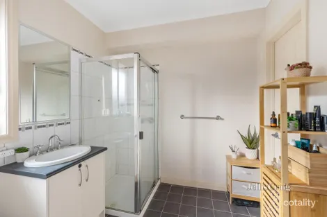 Property photo of 2/1 Sunburst Street Oakleigh East VIC 3166