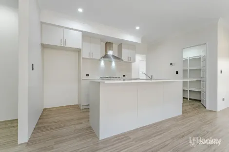 Property photo of 24 Headingley Link Meadow Springs WA 6210