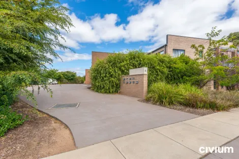Property photo of 4/4 Jeff Snell Crescent Dunlop ACT 2615