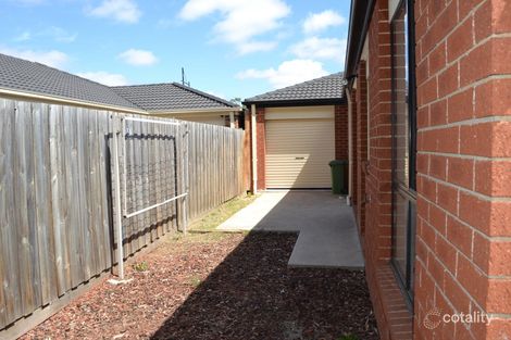 Property photo of 73 Fallingwater Drive Pakenham VIC 3810