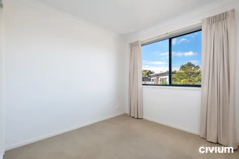 Property photo of 4/4 Jeff Snell Crescent Dunlop ACT 2615