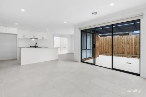 Property photo of 13 Thea Close Wyndham Vale VIC 3024