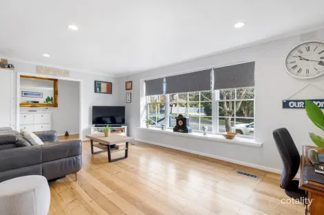 Property photo of 19 Sampson Drive Mount Waverley VIC 3149