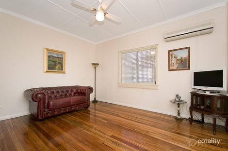 Property photo of 32 Lancelot Street Tennyson QLD 4105