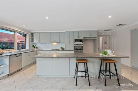 Property photo of 32 Exell Court Wantirna South VIC 3152