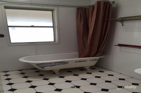 30 Stockbridge St, West Mackay, QLD 4740