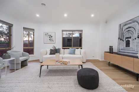 Property photo of 1 Lakeside Drive Roxburgh Park VIC 3064