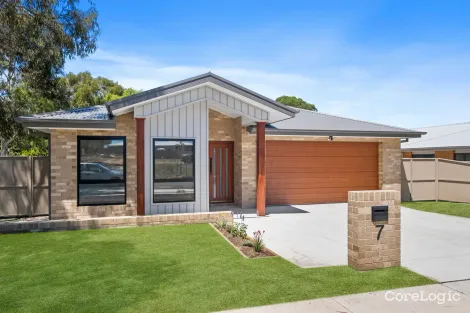 Property photo of 7 James Place Yass NSW 2582