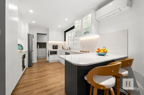 Property photo of 4 Carawa Close Buff Point NSW 2262