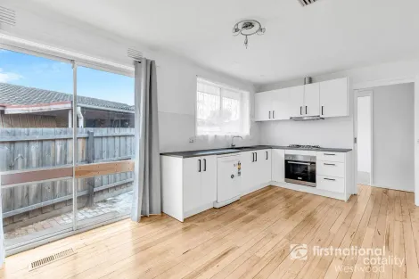 Property photo of 10 Mount Eagle Way Wyndham Vale VIC 3024
