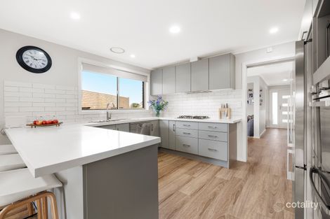 Property photo of 20 Sieben Close Mill Park VIC 3082