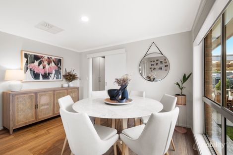 Property photo of 20 Sieben Close Mill Park VIC 3082