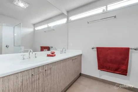 Property photo of 68 Hayes Avenue Rosebud VIC 3939