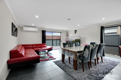 Property photo of 8 Loudon Circuit Craigieburn VIC 3064