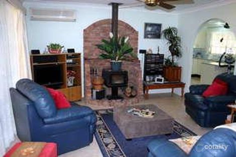Property photo of 7 Dunvegan Street Mannering Park NSW 2259