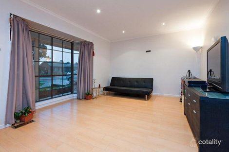 Property photo of 21 Prince Of Wales Avenue Mill Park VIC 3082