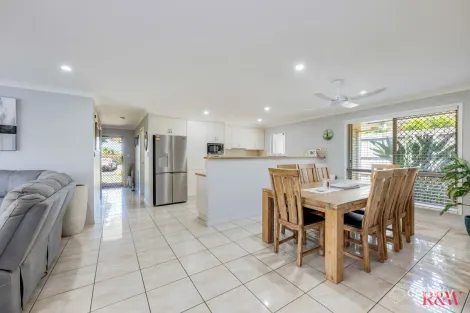 Property photo of 15 McCallum Close Coral Cove QLD 4670