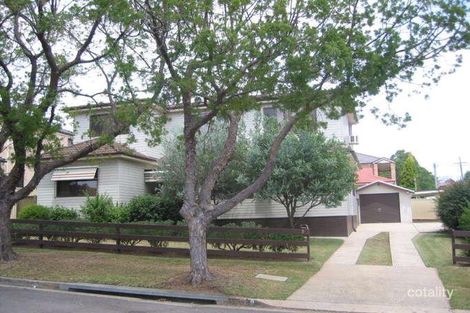 8 Young St, Penshurst, NSW 2222