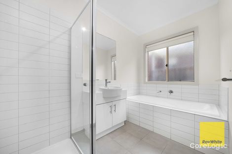 Property photo of 73 Inverell Parkway Tarneit VIC 3029