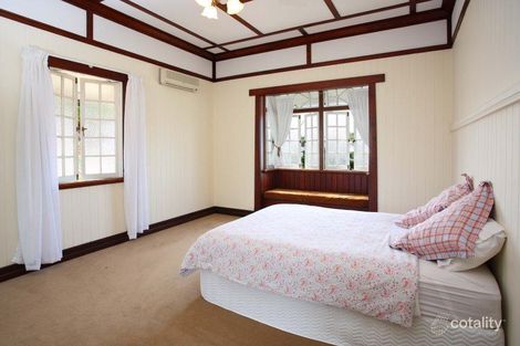 Property photo of 27 Leura Terrace Hawthorne QLD 4171