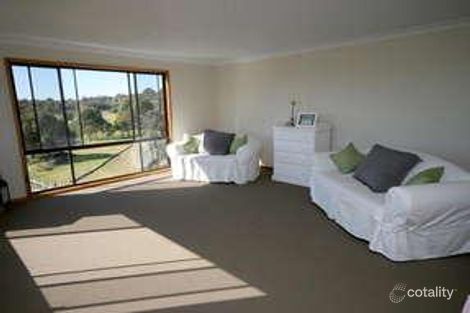 Property photo of 17 Newing Circuit Kiama Downs NSW 2533