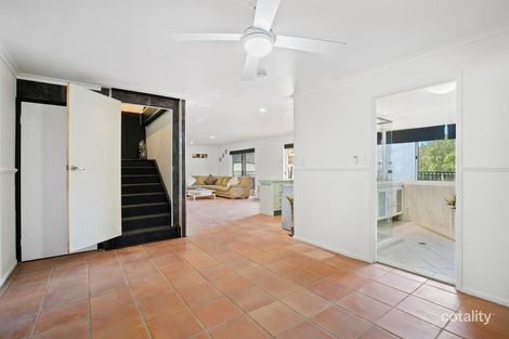 Property photo of 40 Hastings Crescent Carrara QLD 4211