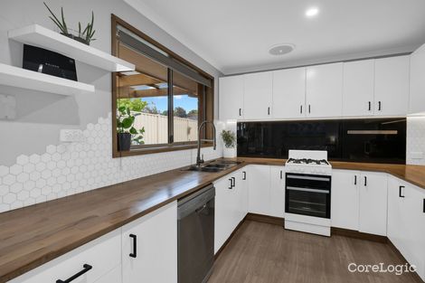 Property photo of 1/3 Osborn Grove Pakenham VIC 3810