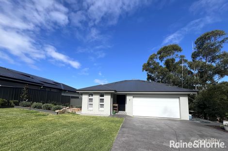 Property photo of 7 Burilla Close Bomaderry NSW 2541