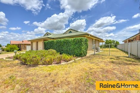 Property photo of 33 Wahroonga Drive Hillvue NSW 2340