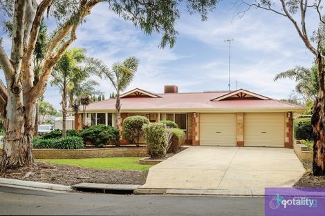 2 COROMANDEL DR, MCCRACKEN, SA 5211