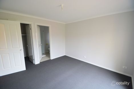 Property photo of 4 Toongabbie Place Craigieburn VIC 3064