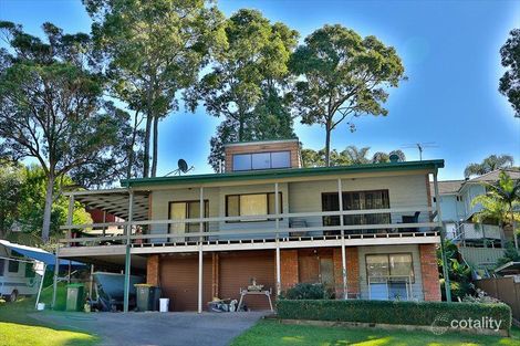 18 Southern Cross Dr, Woodrising, NSW 2284