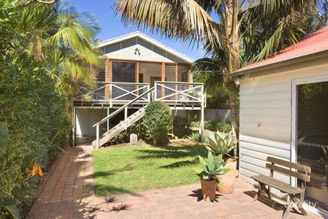 Property photo of 27 Stirgess Avenue Curl Curl NSW 2096