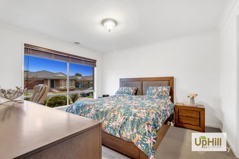 Property photo of 5 Dellinea Street Cranbourne North VIC 3977