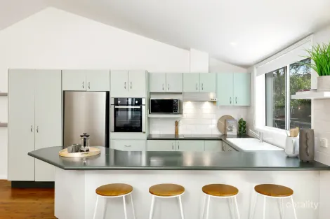 Property photo of 135 Lake Shore Drive North Avoca NSW 2260