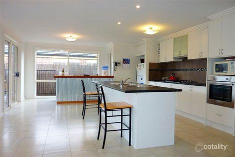 Property photo of 23 Rivendale Crescent Drouin VIC 3818
