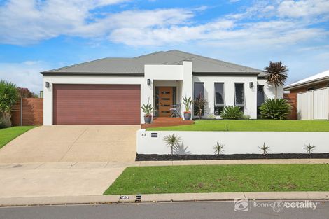 43 Craig Cct, Leneva, VIC 3691