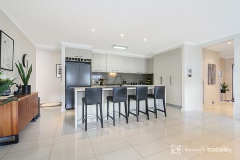 Property photo of 43 Craig Circuit Leneva VIC 3691