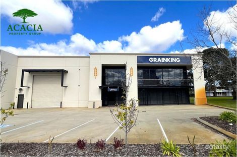 70 Bannister Rd, Canning Vale, WA 6155