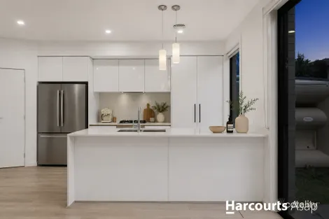 Property photo of 6 Azure Crescent Keysborough VIC 3173