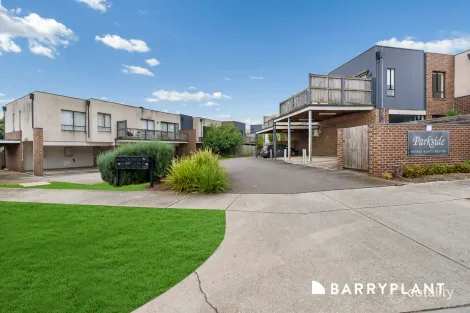 3/9 PETREA PL, HARKNESS, VIC 3337