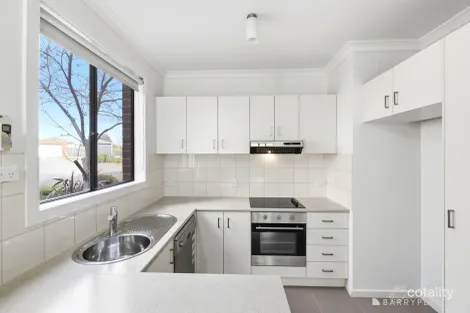 Property photo of 3/9 Petrea Place Harkness VIC 3337
