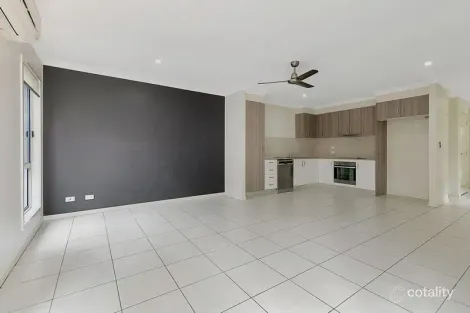 Property photo of 5/15-21 St Anthony Drive Alexandra Hills QLD 4161