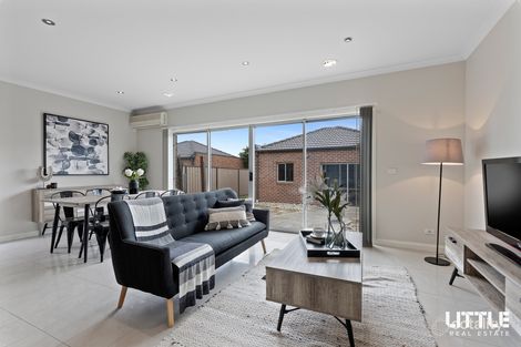 Property photo of 5 Pipers Walk Cairnlea VIC 3023