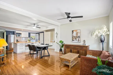 Property photo of 5 Adelaide Place Shellharbour NSW 2529