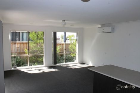 Property photo of 16 Rosella Grove Cowes VIC 3922